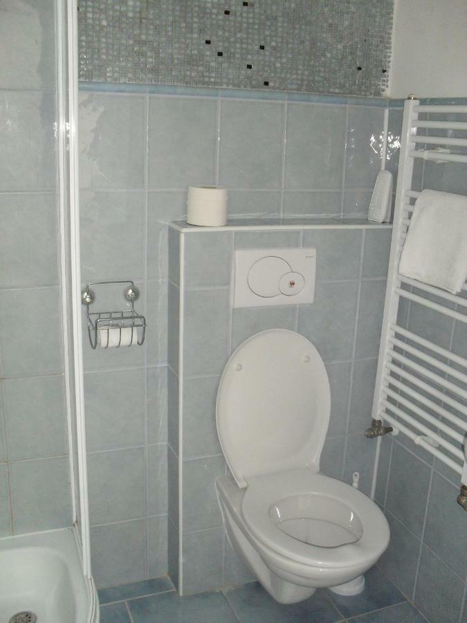 Hotel Fortuna Senec Extérieur photo